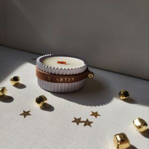 Vela aromática no potinho sem tampa lilás