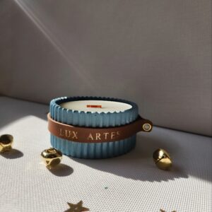 Vela aromática no potinho sem tampa azul