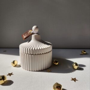 Vela aromática no pote porta joias